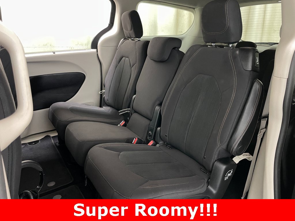 Used 2019 Chrysler Pacifica Touring Plus w/ Advanced Safetytec Group image 11