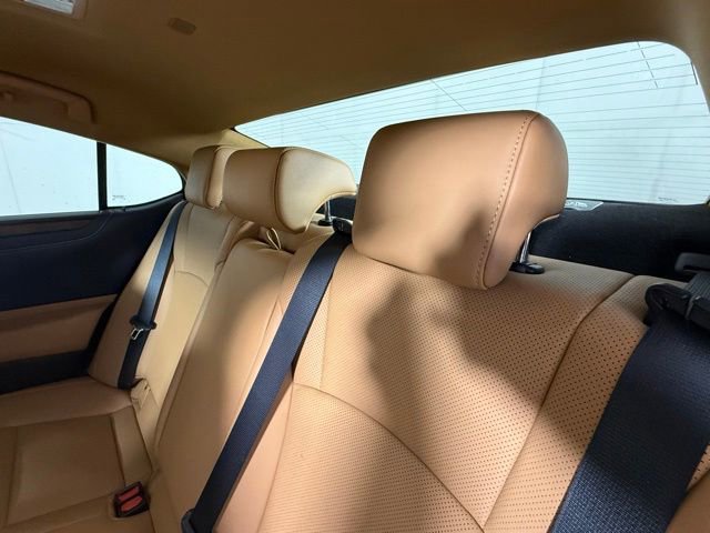 Used 2024 Lexus ES 300h w/ Premium Package FWD image 28