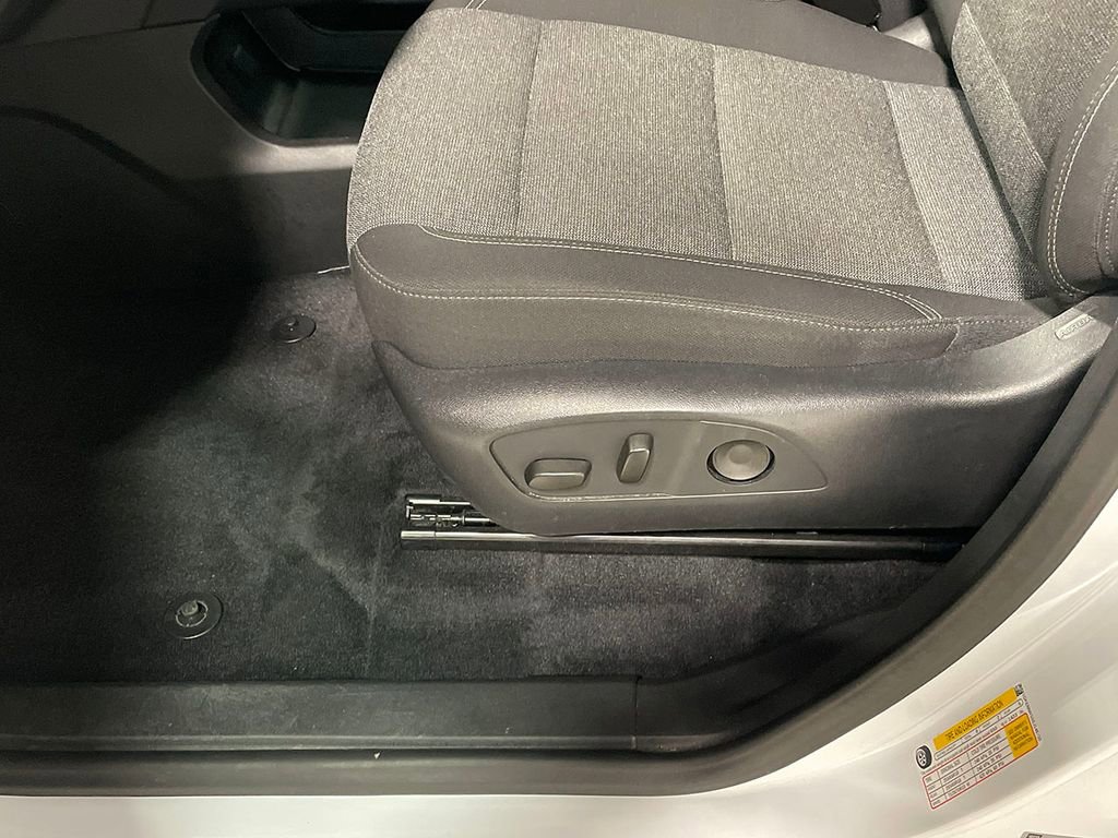 Used 2025 GMC Acadia Elevation image 21