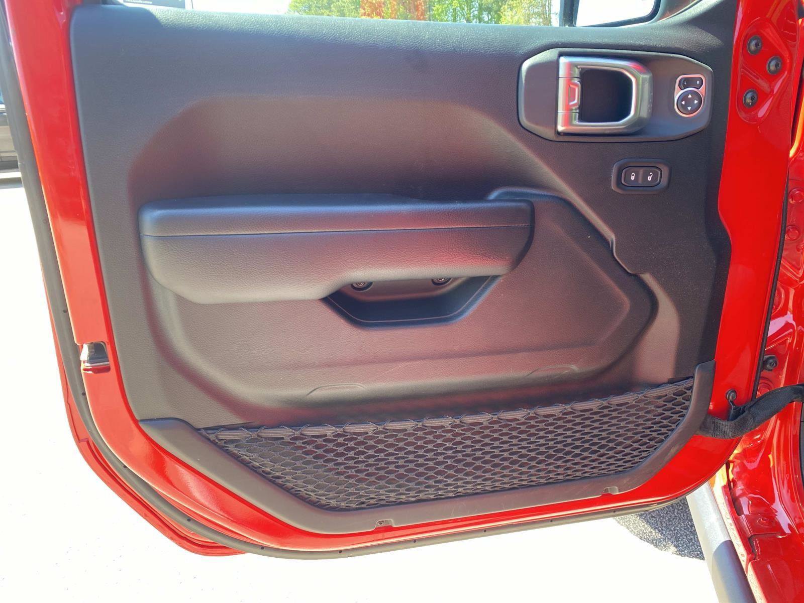 Used 2021 Jeep Gladiator Willys image 20