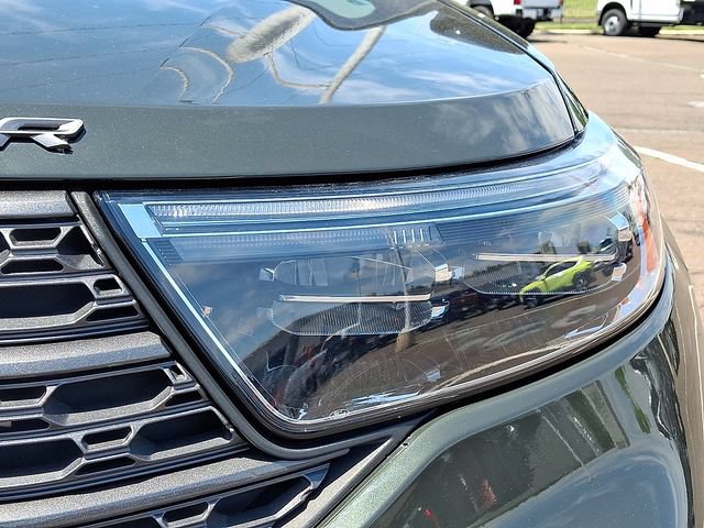Certified 2022 Ford Explorer XLT w/ Equipment Group 202A AWD/4WD image 7