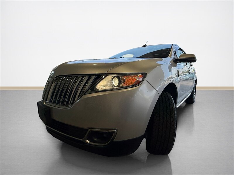 Used 2012 Lincoln MKX AWD image 8