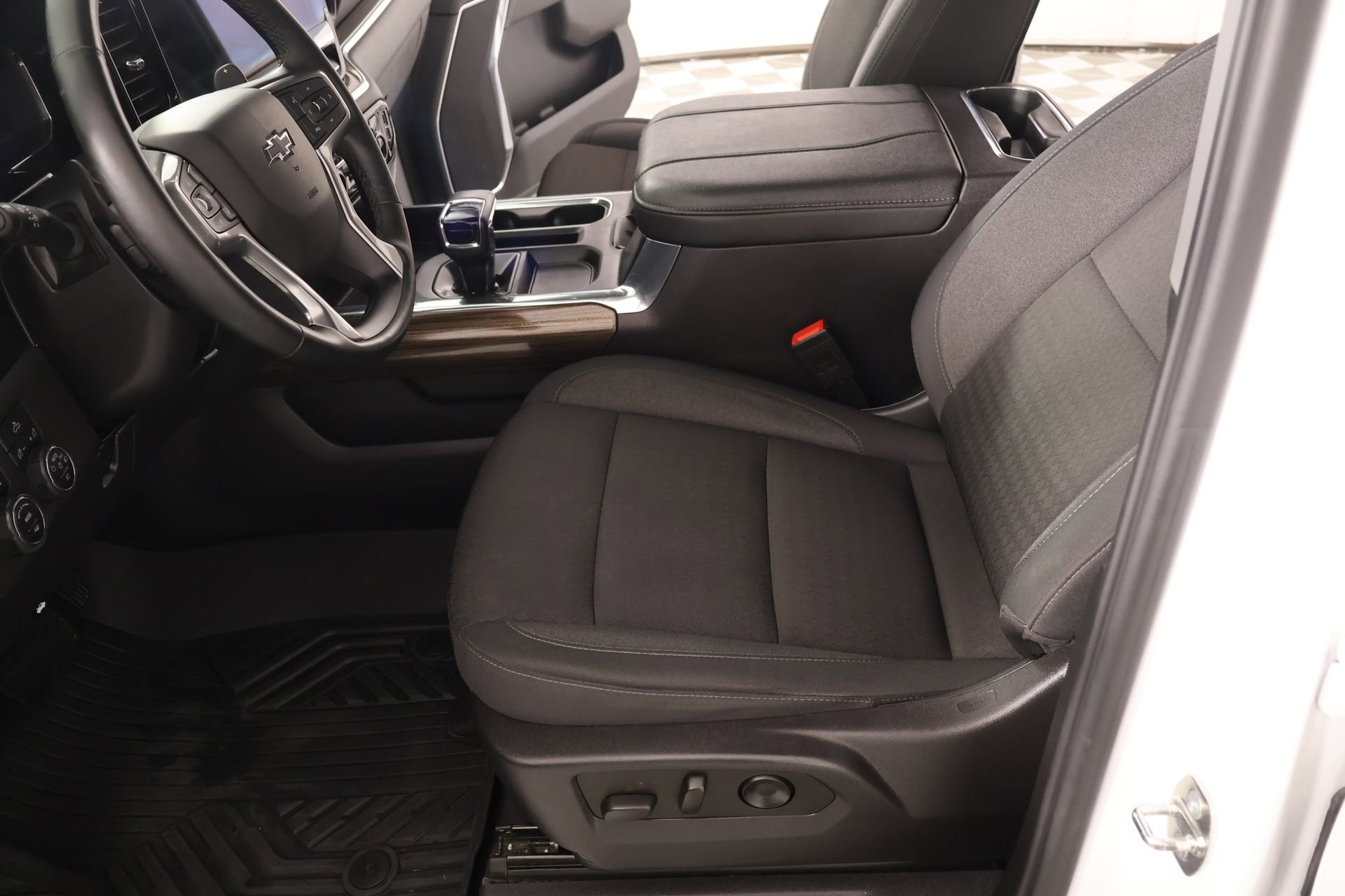 Used 2024 Chevrolet Silverado 1500 LT Trail Boss image 12