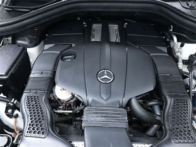 Used 2018 Mercedes-Benz GLS 450 4MATIC image 32