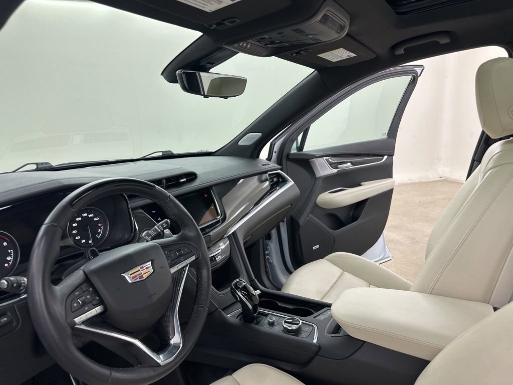 Certified 2025 Cadillac XT6 Sport w/ Technology Package AWD/4WD image 35