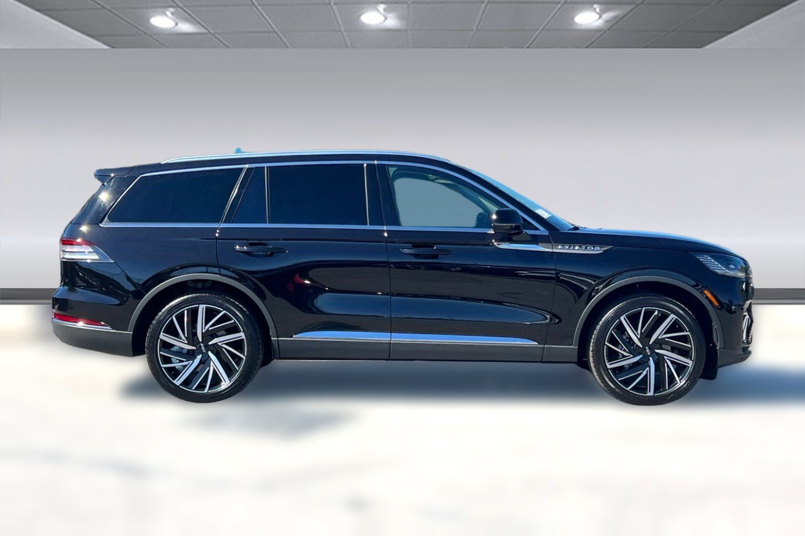 Used 2026 Lincoln Aviator Reserve AWD/4WD image 7