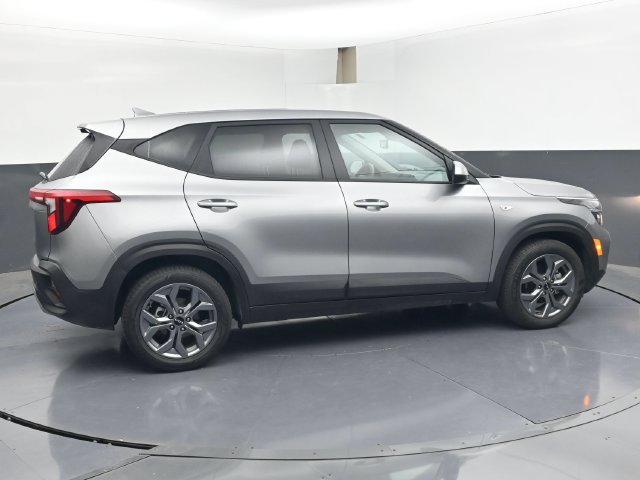 Used 2026 Kia Seltos LX FWD image 3