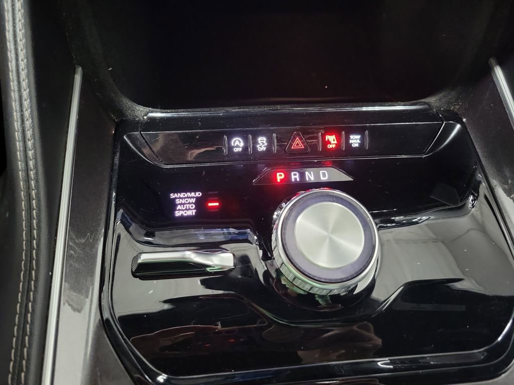 Used 2023 Jeep Wagoneer 4WD image 74