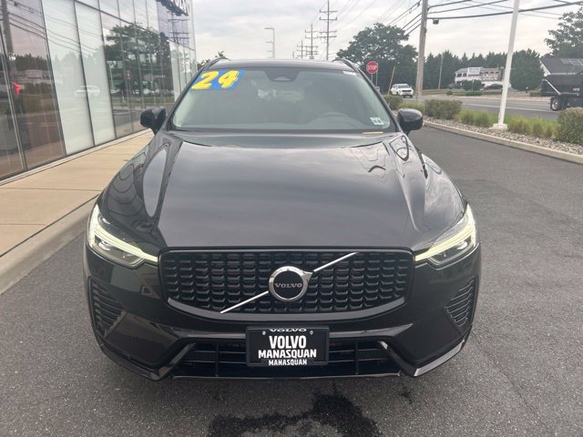 Used 2024 Volvo XC60 B5 Core w/ Protection Package Premier AWD/4WD image 7