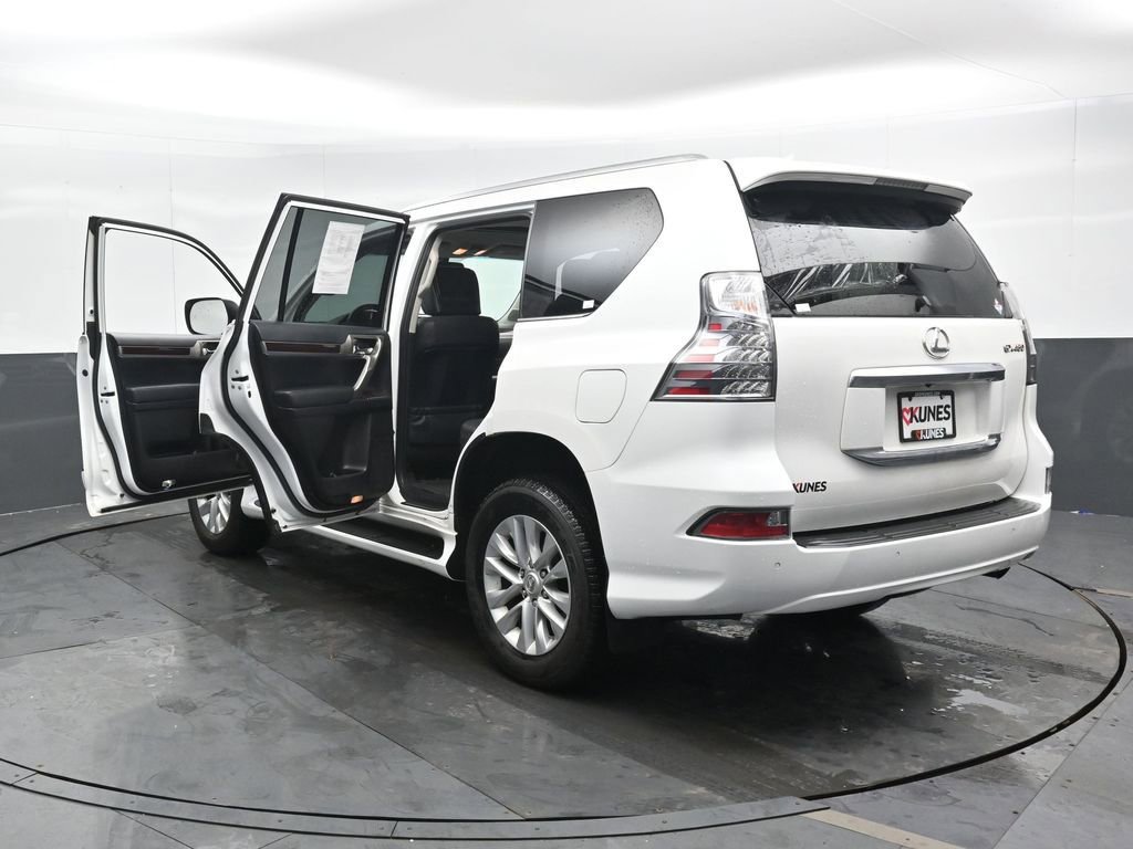 Used 2019 Lexus GX 460 image 52