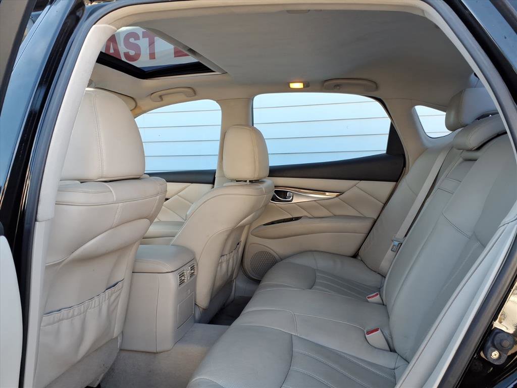 Used 2011 INFINITI M37 x w/ Deluxe Touring Pkg image 13