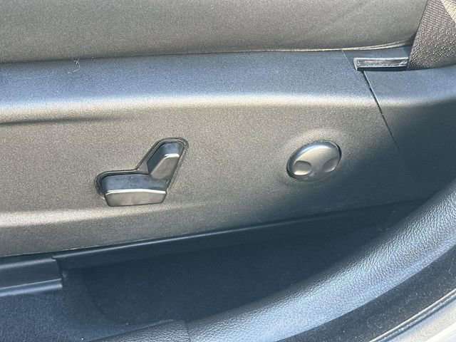 Used 2022 Chrysler 300 Touring image 32