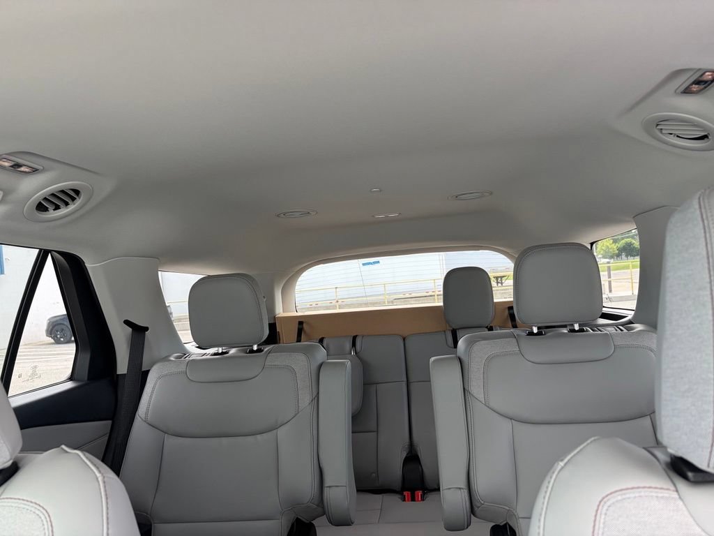 New 2026 Ford Explorer Active w/ Active Comfort Package AWD/4WD image 47
