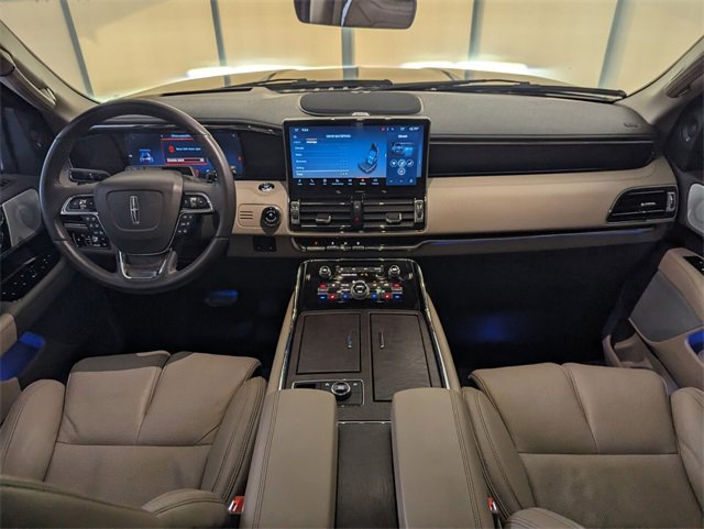 Used 2024 Lincoln Navigator L Reserve image 10