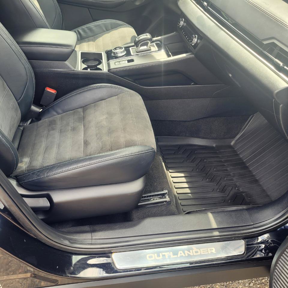 Used 2023 Mitsubishi Outlander SE AWD/4WD image 26