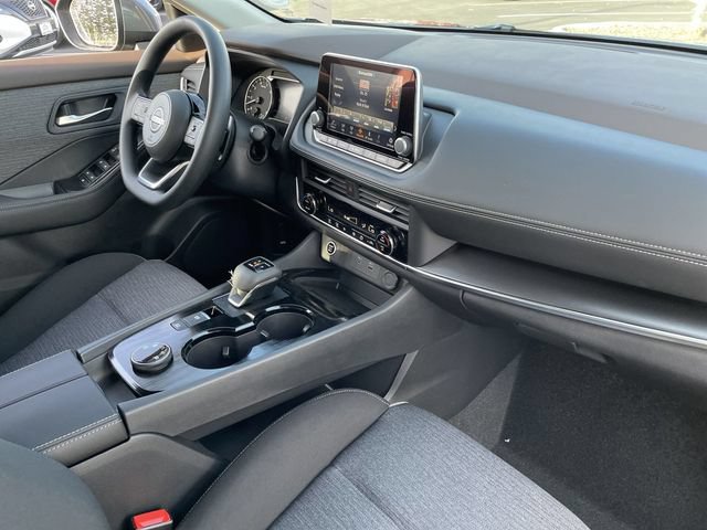Used 2023 Nissan Rogue SV AWD/4WD image 16