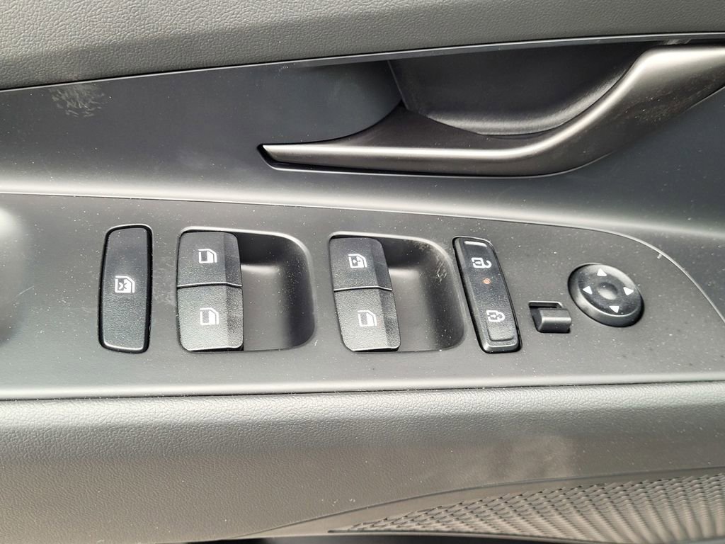 New 2026 Hyundai Elantra Sport image 14