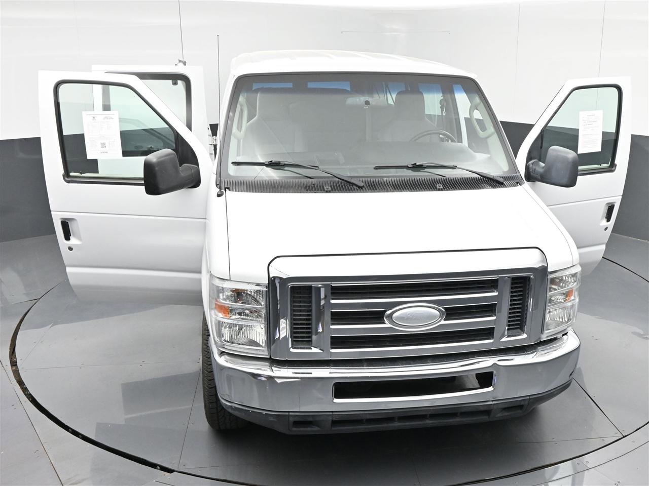 Used 2014 Ford E-350 and Econoline 350 XLT RWD image 36