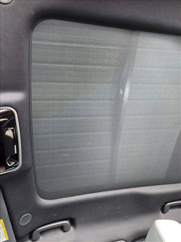 Used 2021 Land Rover Range Rover Velar R-Dynamic S image 17