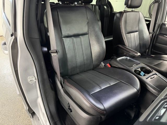Used 2017 Dodge Grand Caravan GT FWD image 22