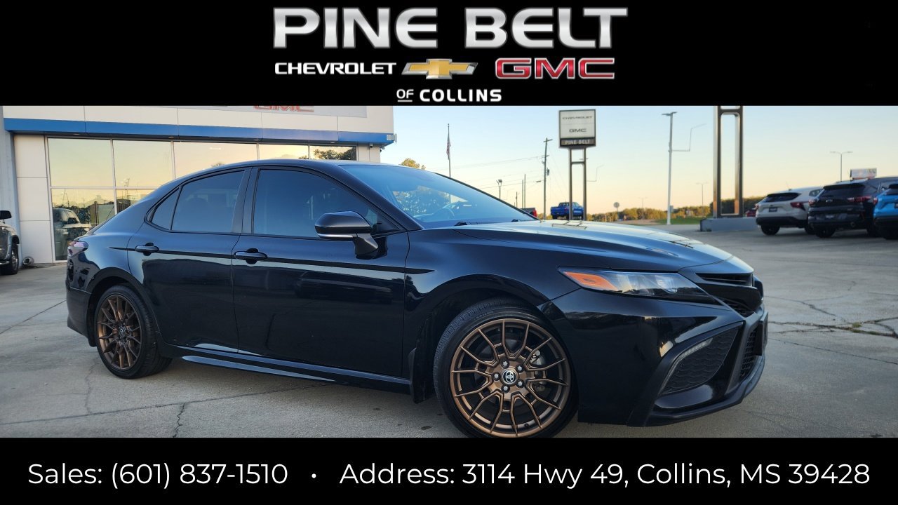 Used 2023 Toyota Camry SE FWD image 1