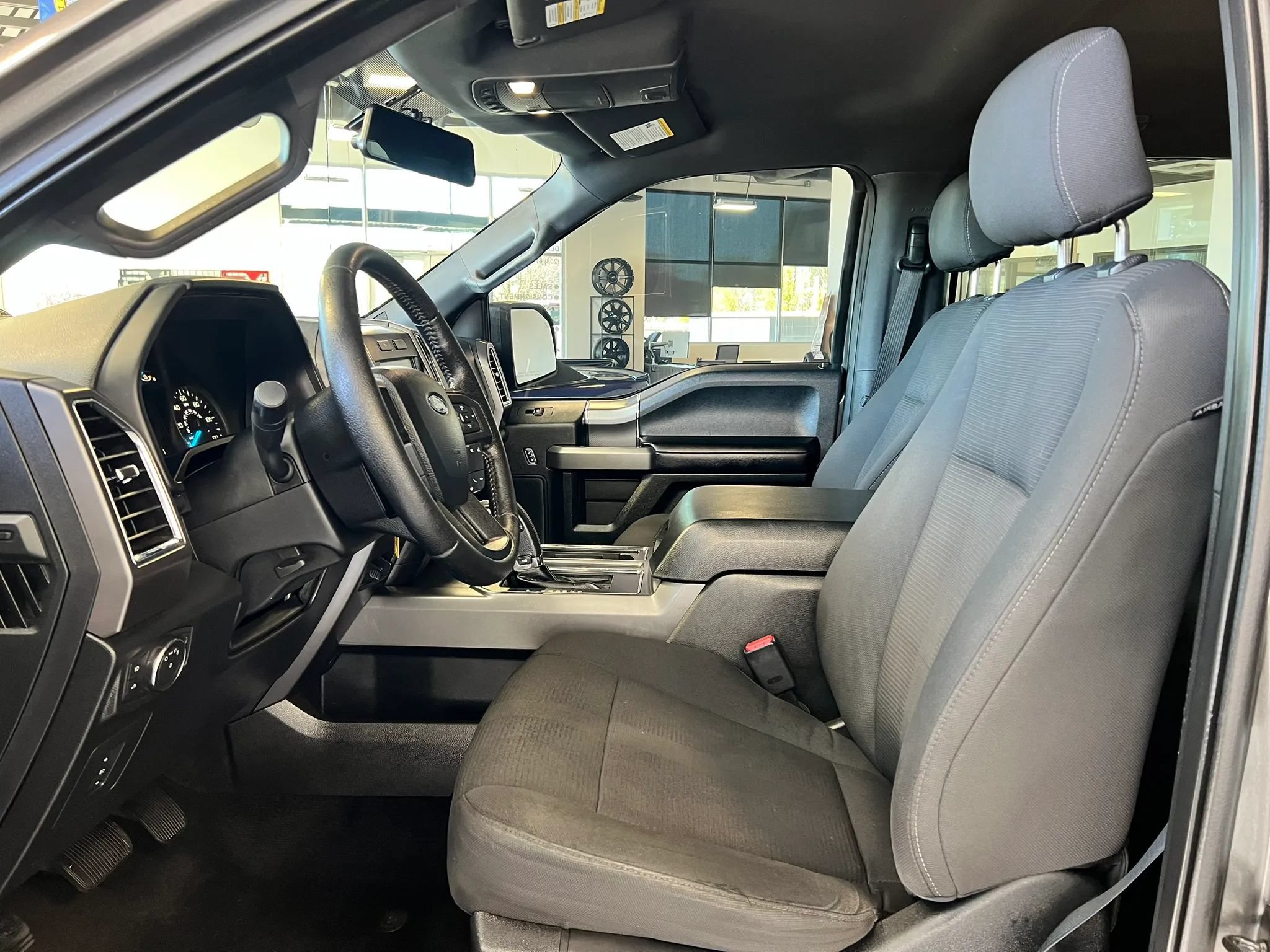 Used 2015 Ford F150 XLT w/ Equipment Group 302A Luxury AWD/4WD image 12
