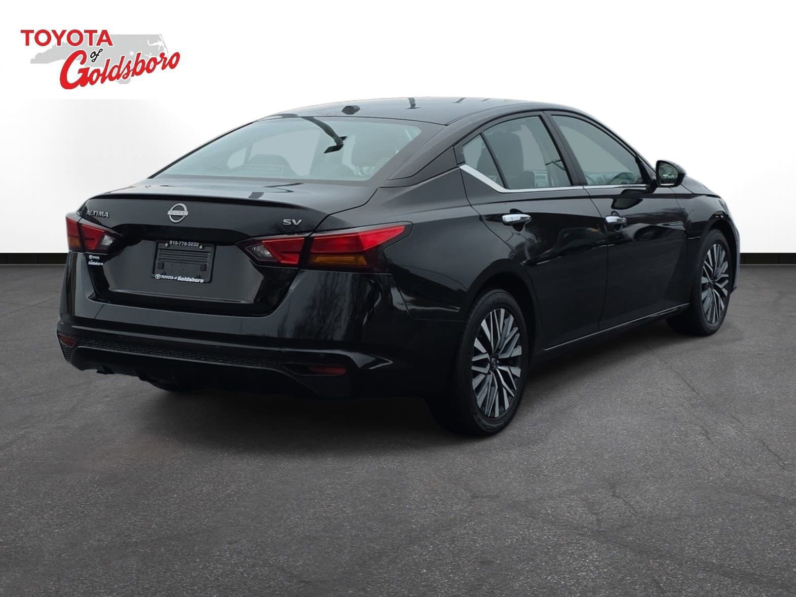 Used 2024 Nissan Altima 2.5 SV image 5