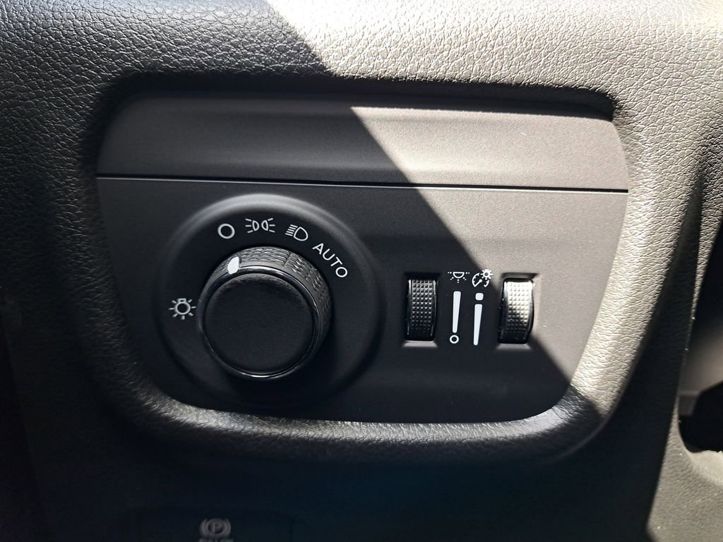 New 2025 Jeep Grand Cherokee Laredo X w/ Luxury Tech Group I image 33