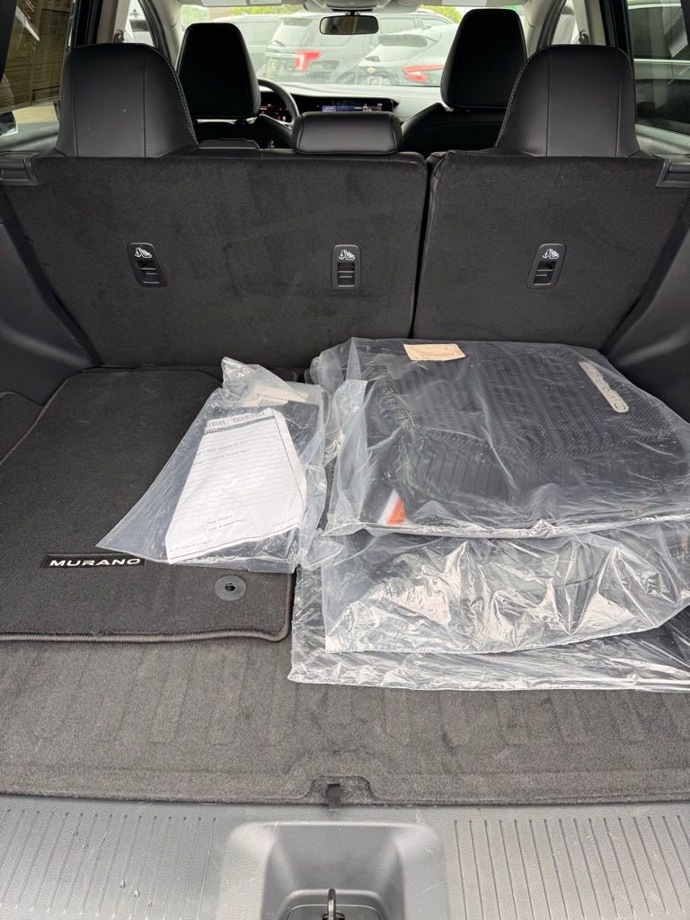 Used 2025 Nissan Murano SV AWD/4WD image 14