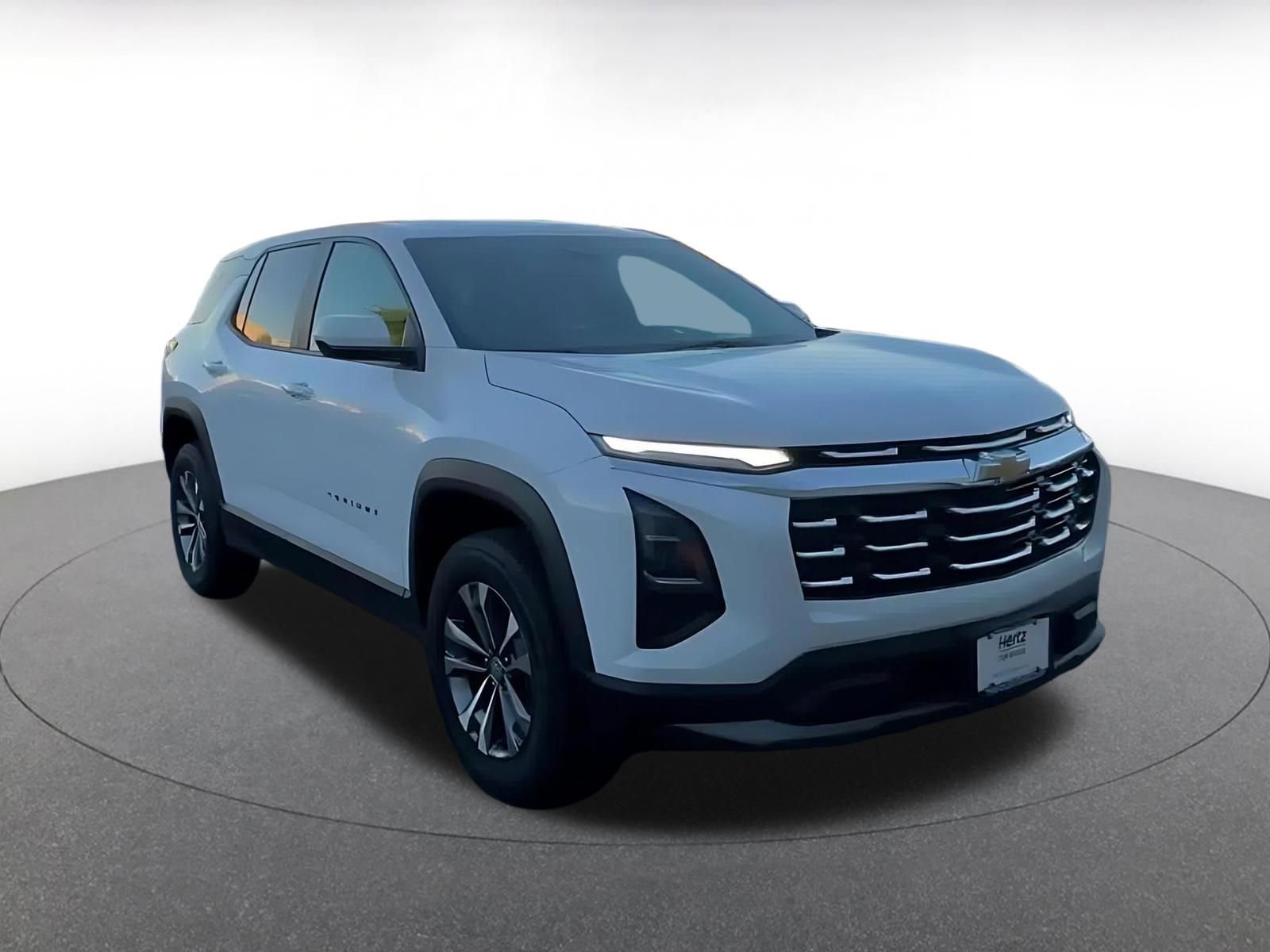 Used 2025 Chevrolet Equinox LT FWD image 3