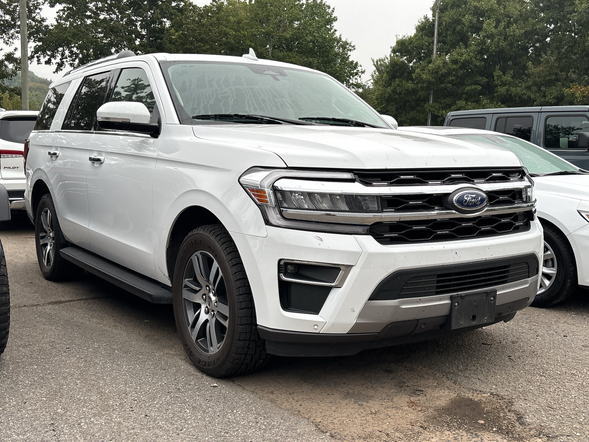 Used 2024 Ford Expedition Limited RWD image 5