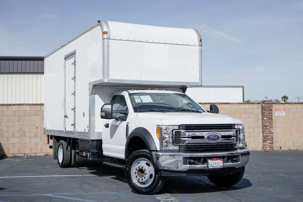 Used 2017 Ford F550 2WD Regular Cab Super Duty image 2