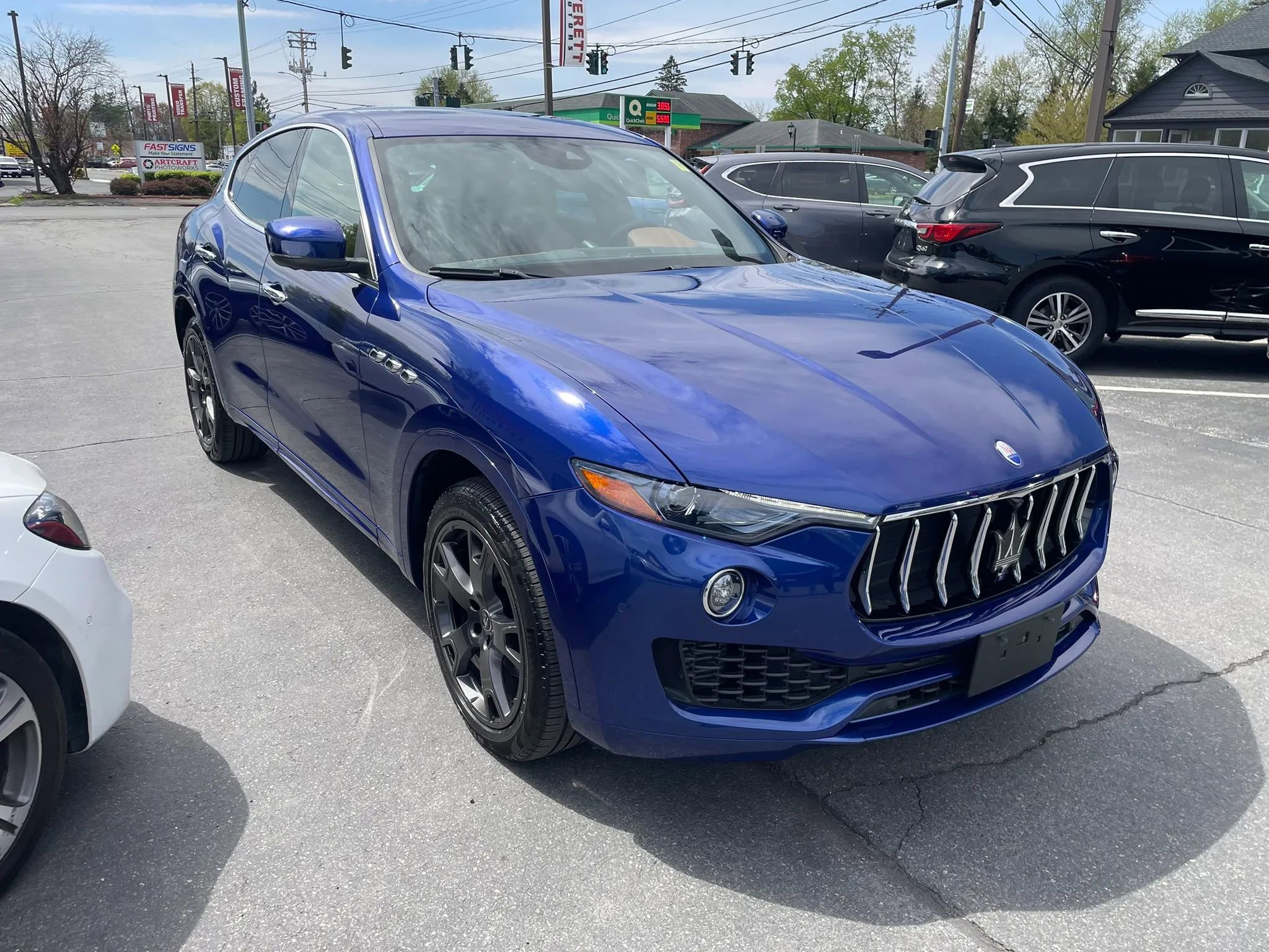 Used 2021 Maserati Levante AWD/4WD image 2