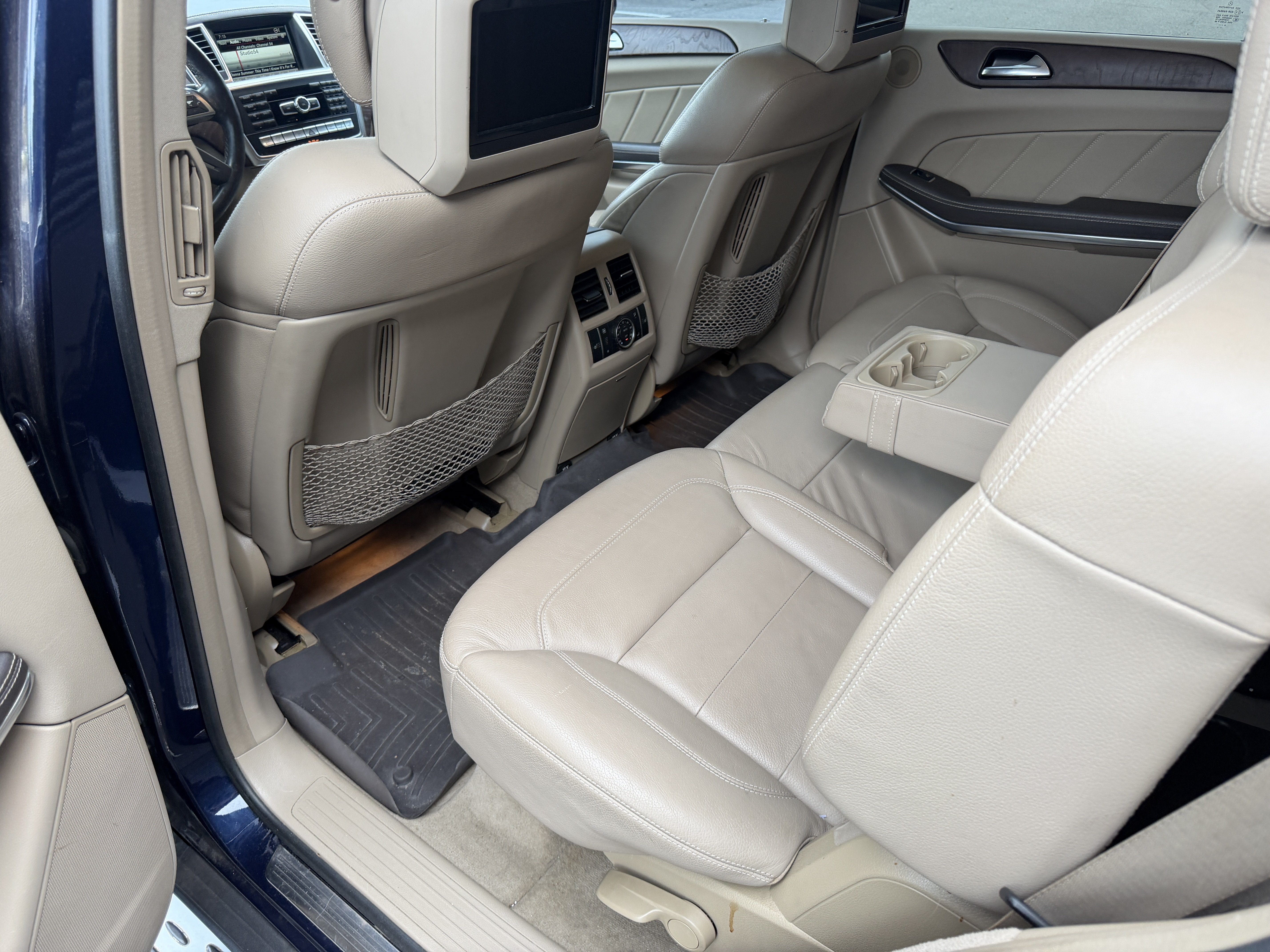 Used 2015 Mercedes-Benz GL 550 4MATIC image 13