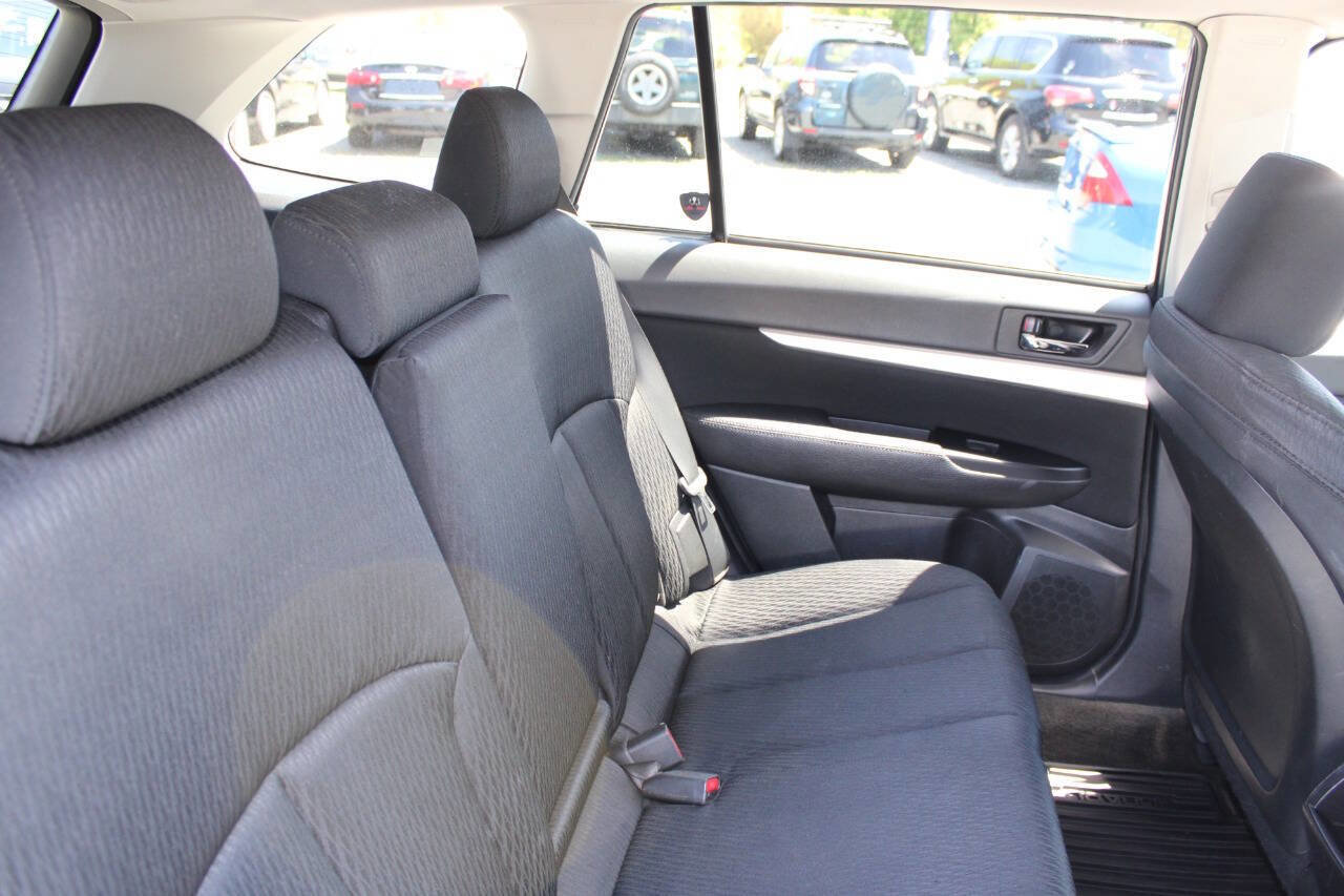 Used 2012 Subaru Outback 2.5i Premium w/ All-Weather Pkg AWD/4WD image 17