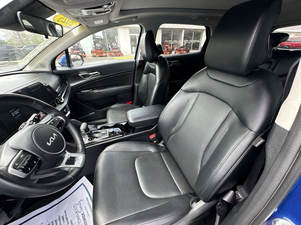 Used 2025 Kia Sportage EX w/ Premium Package FWD image 13