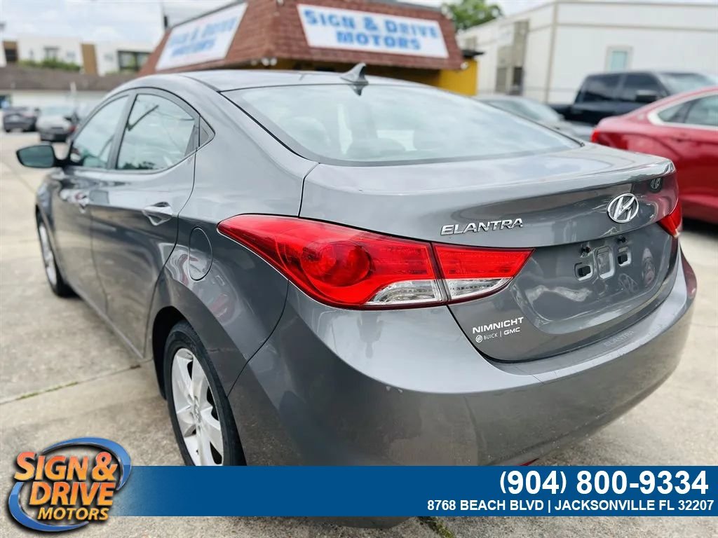 Used 2016 Hyundai Elantra SE FWD image 4
