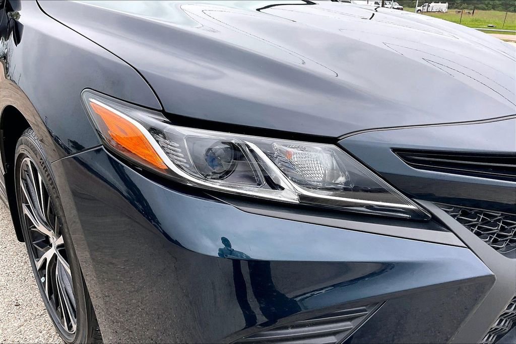 Used 2020 Toyota Camry SE FWD image 33