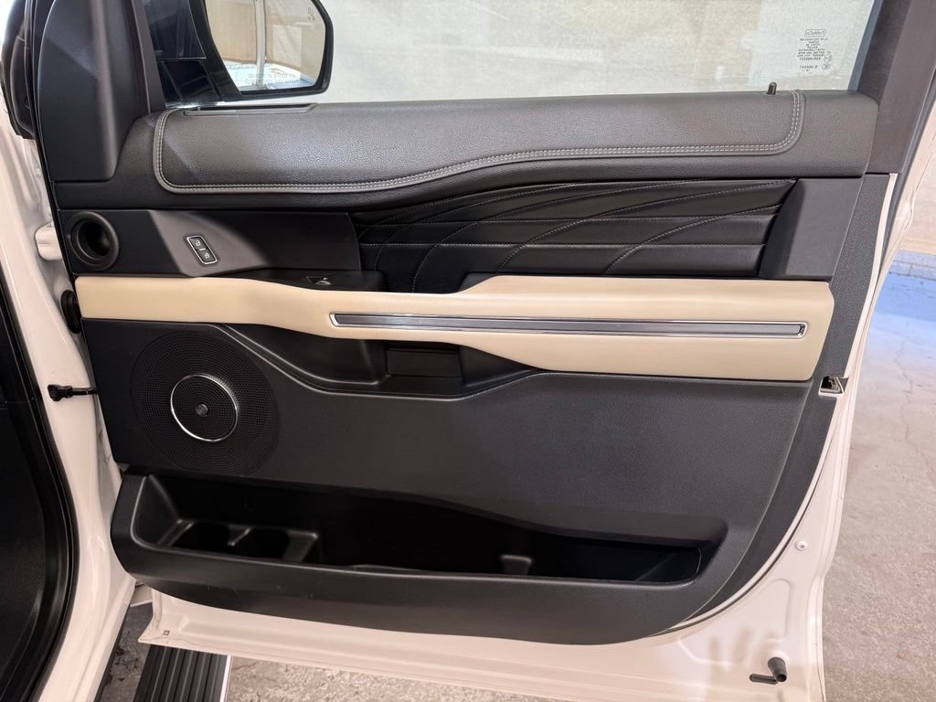 Used 2019 Ford Expedition Platinum RWD image 12