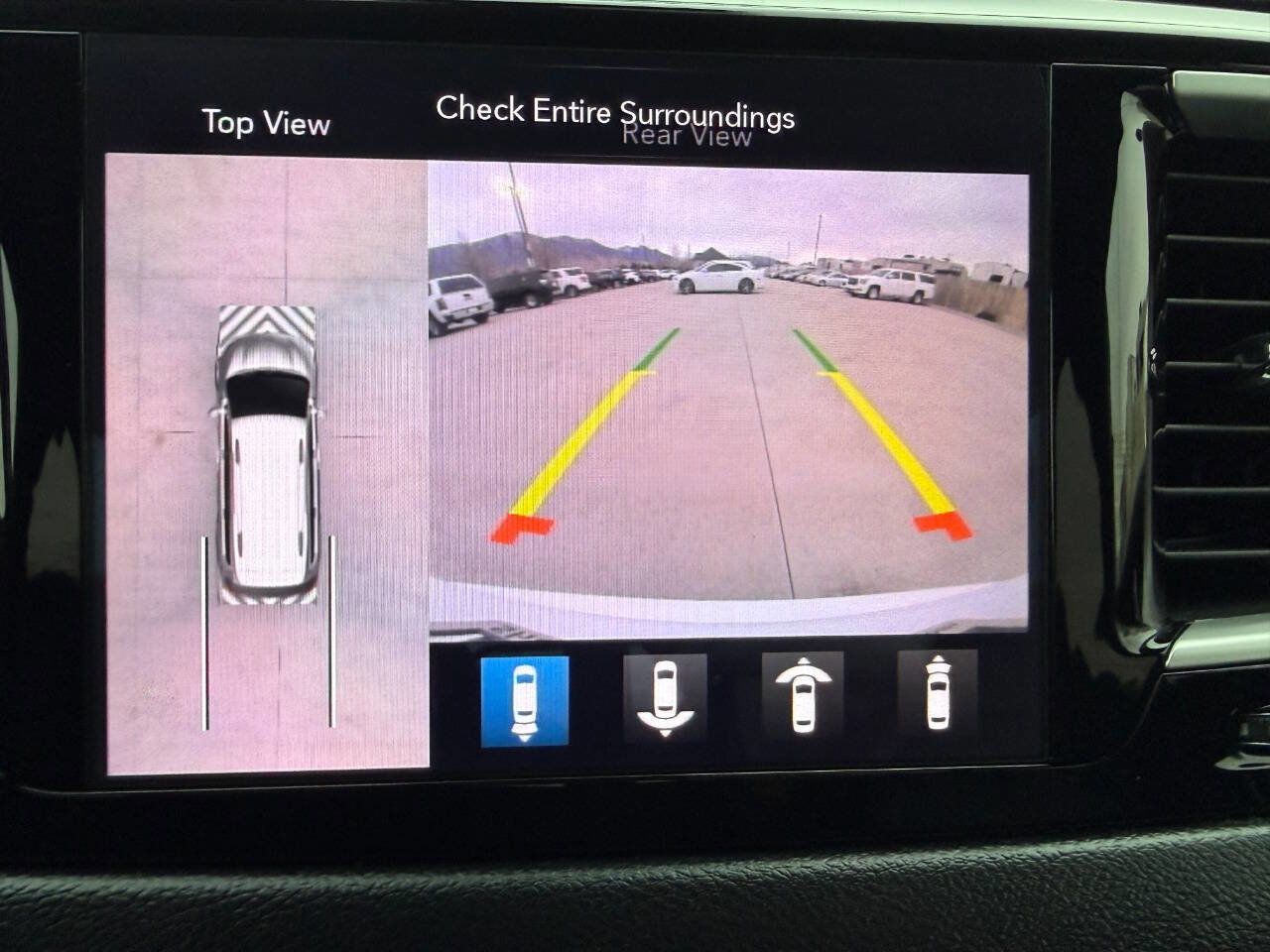Used 2020 Chrysler Pacifica Touring-L image 42