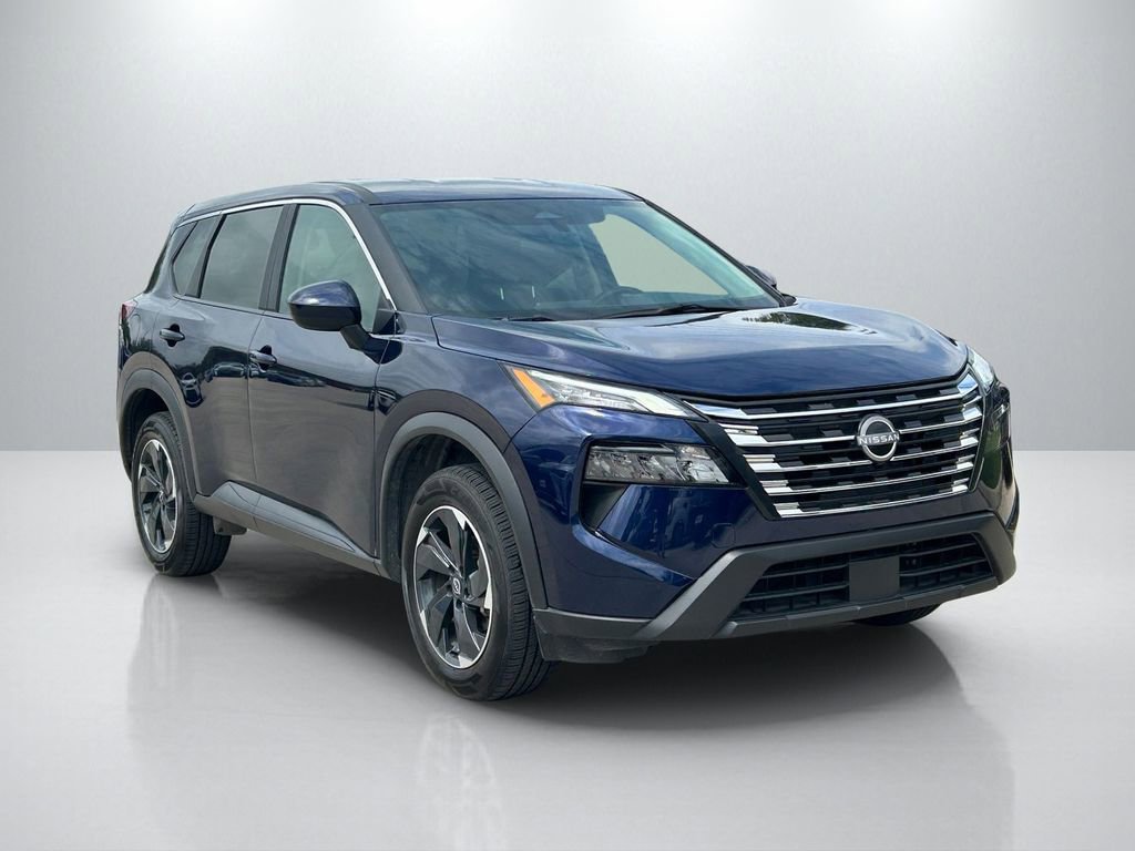 Used 2025 Nissan Rogue SV image 3