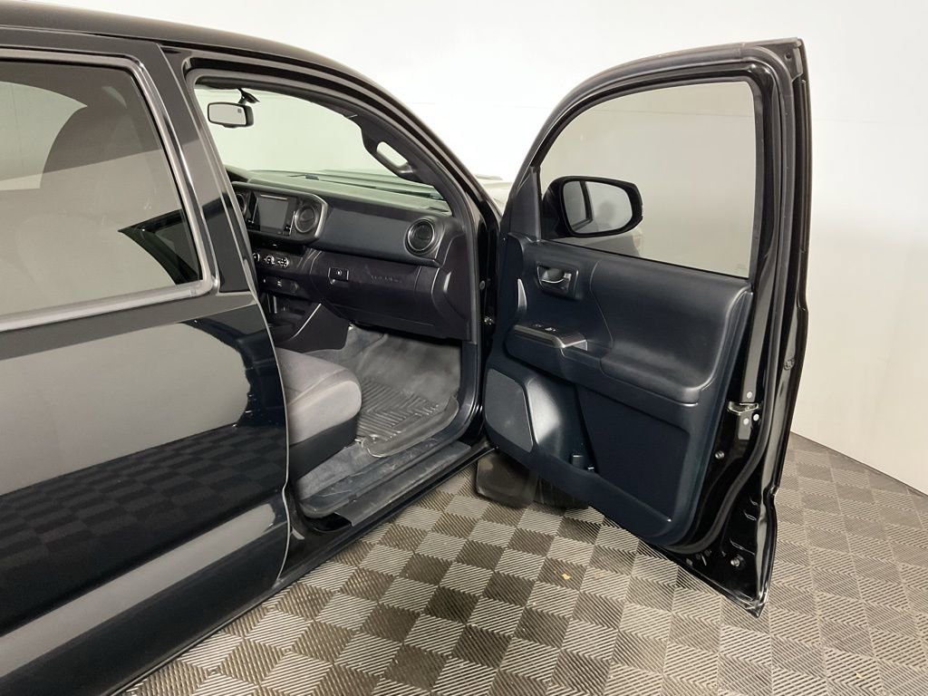 Used 2016 Toyota Tacoma TRD Sport image 33