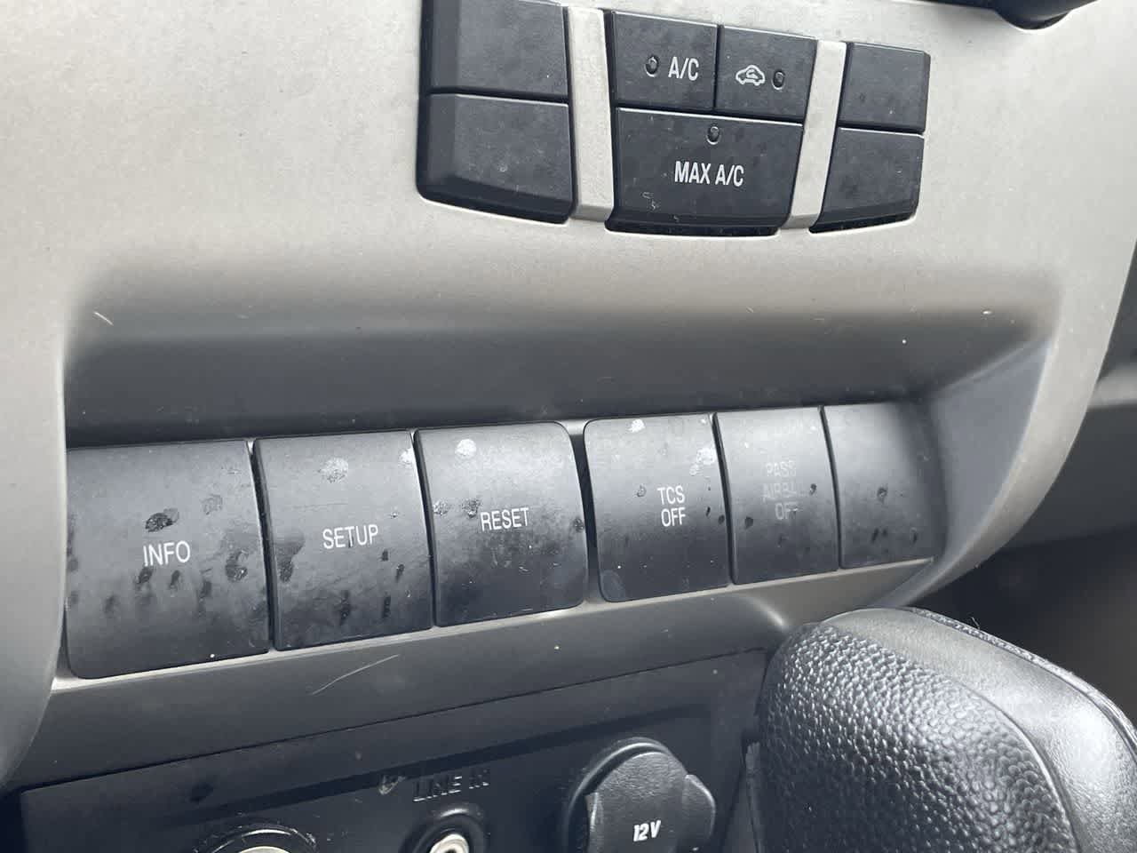 Used 2008 Ford Focus SE FWD image 25