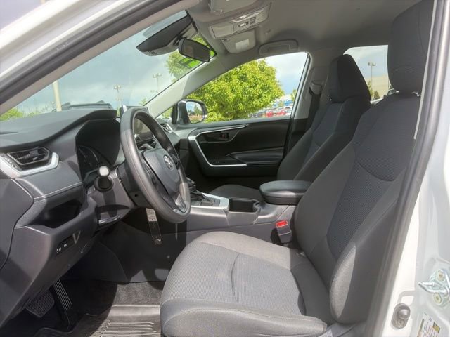 Used 2024 Toyota RAV4 LE AWD/4WD image 10