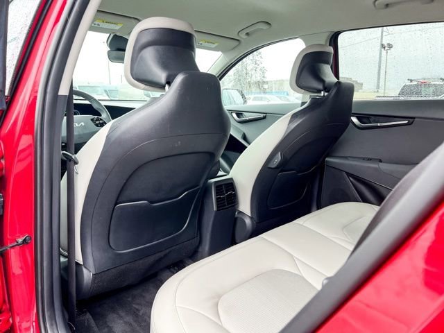 Certified 2024 Kia Niro EX image 11