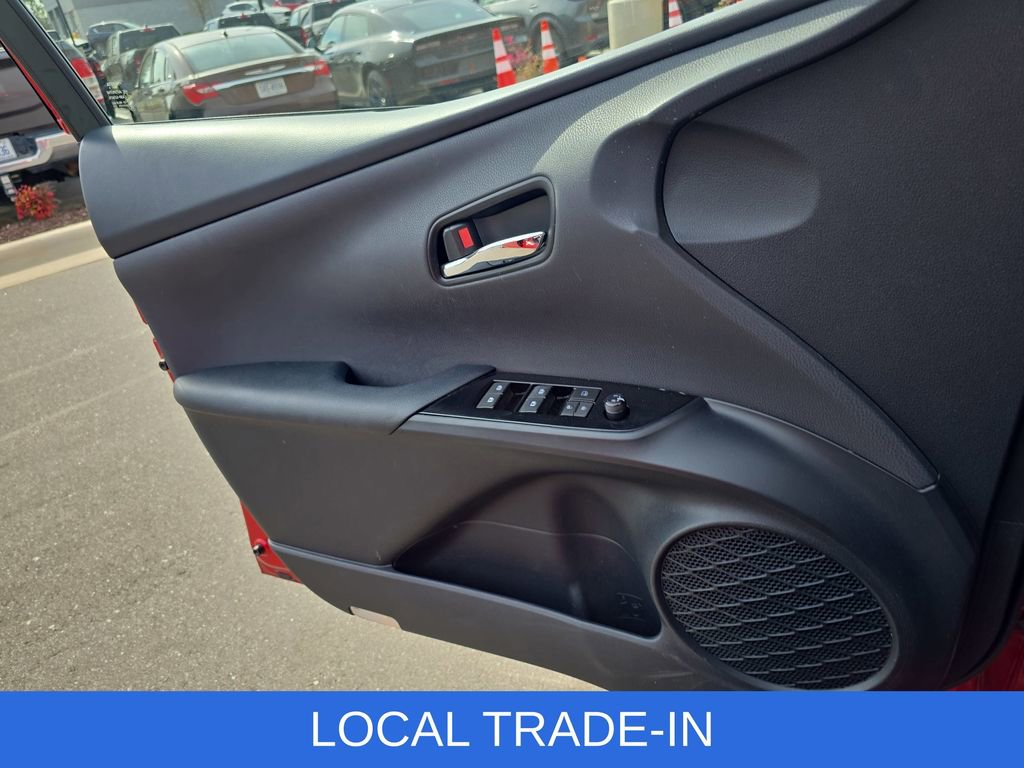Used 2017 Toyota Prius Prime Advanced w/ Carpet Mat Package image 26