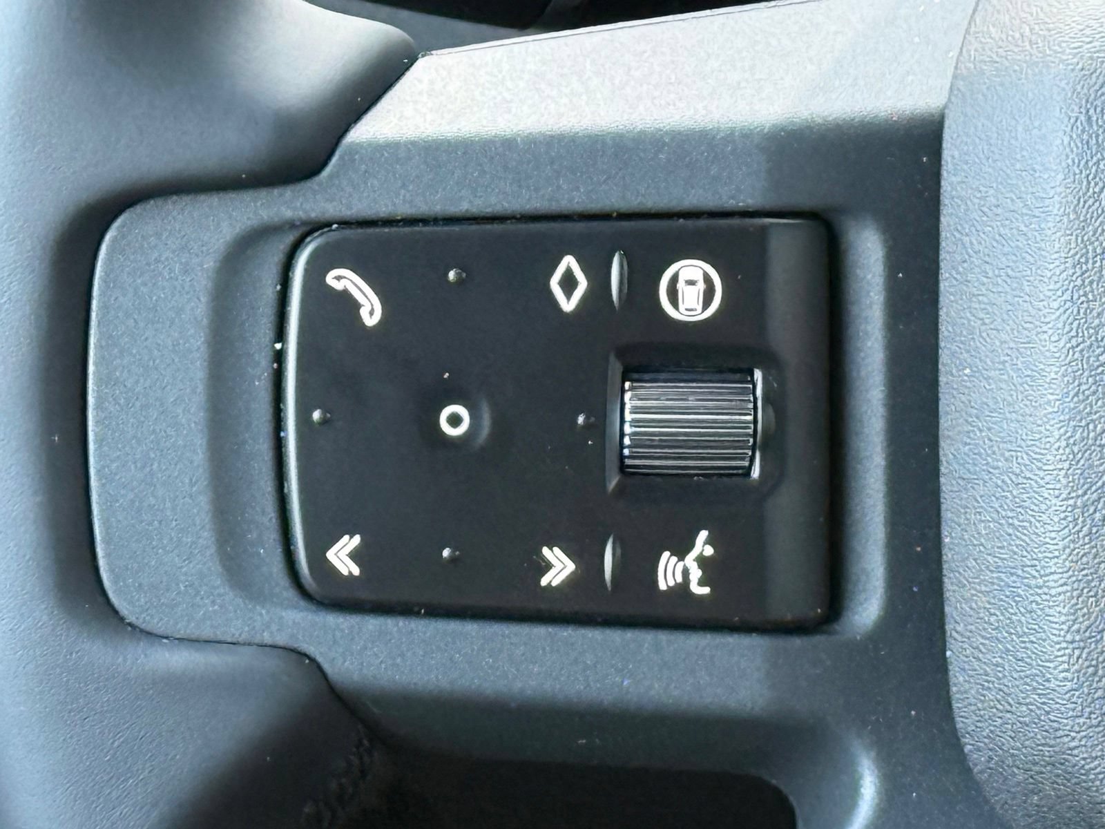 New 2026 Land Rover Defender 110 S AWD/4WD image 31