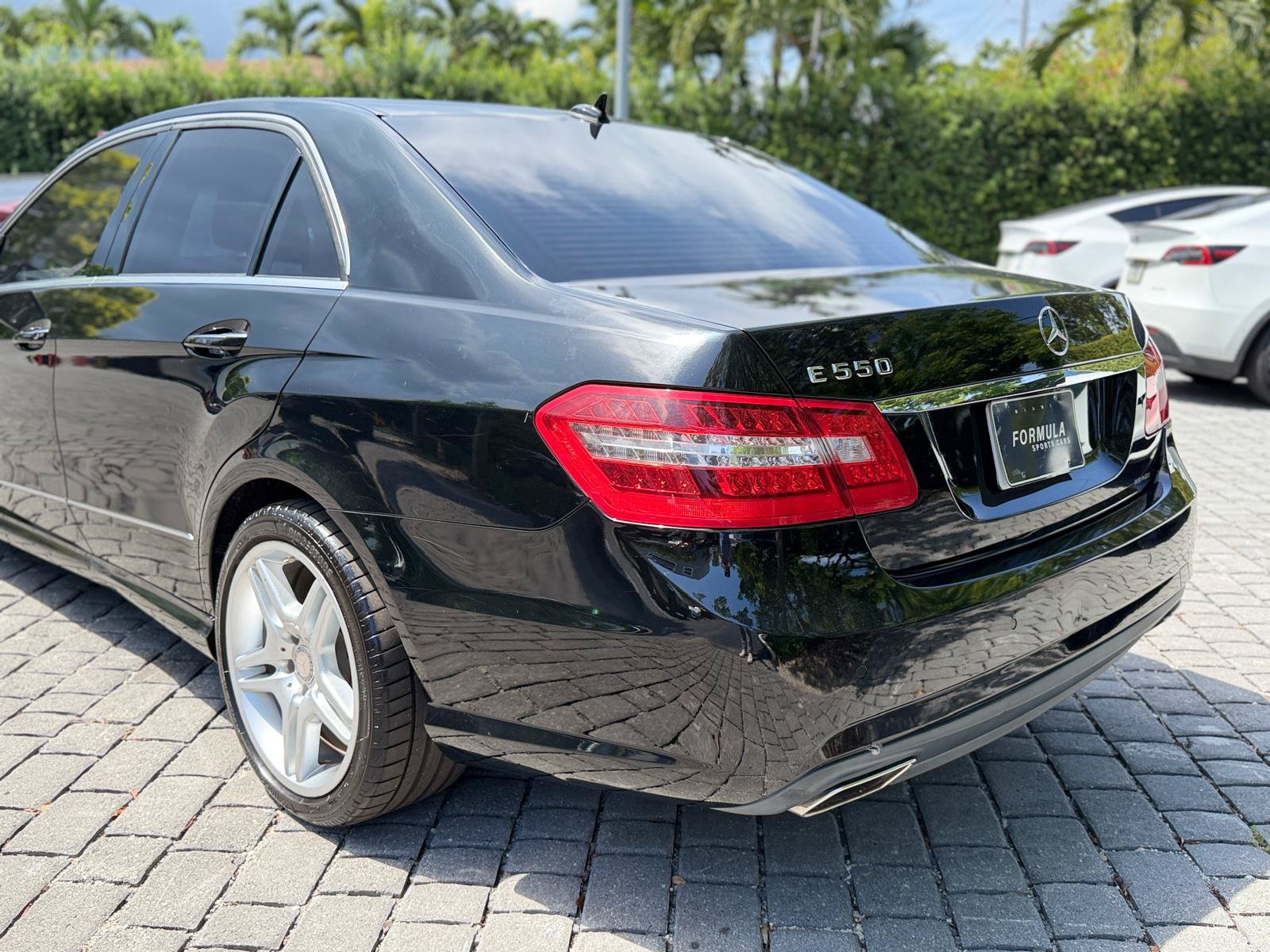 Used 2010 Mercedes-Benz E 550 Sedan image 12