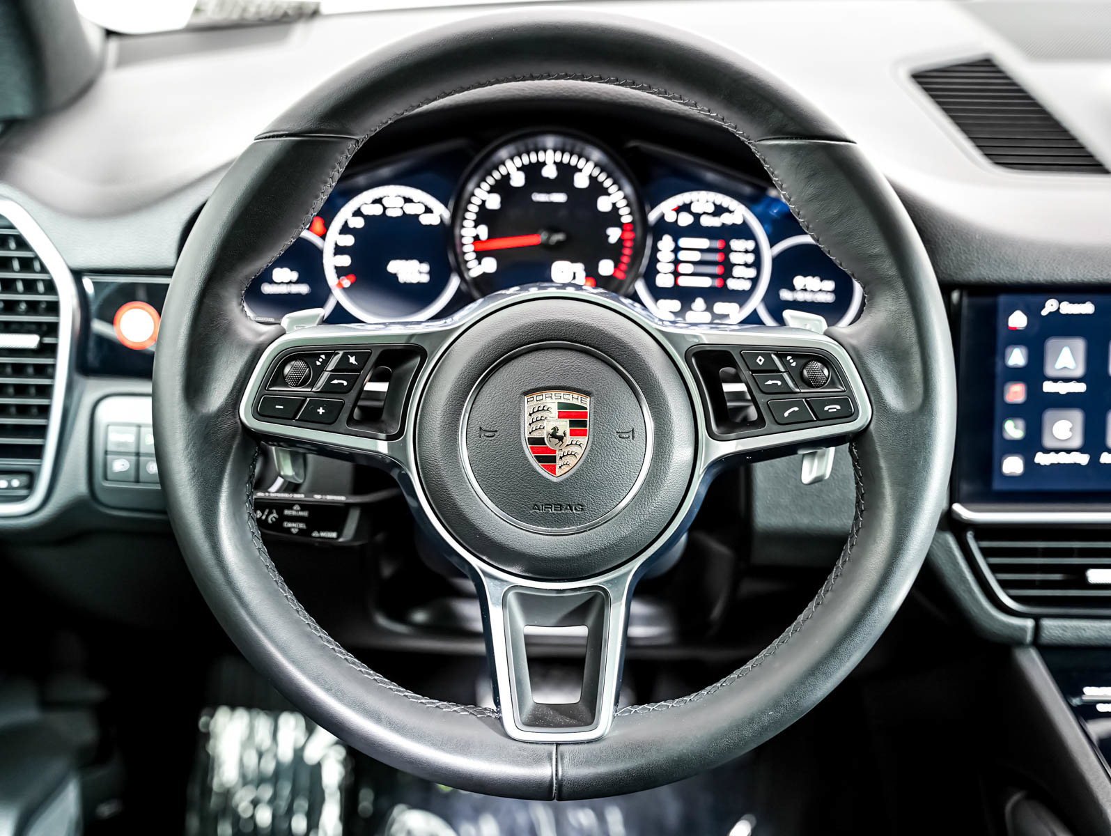 Certified 2023 Porsche Cayenne w/ Premium Package AWD/4WD image 17