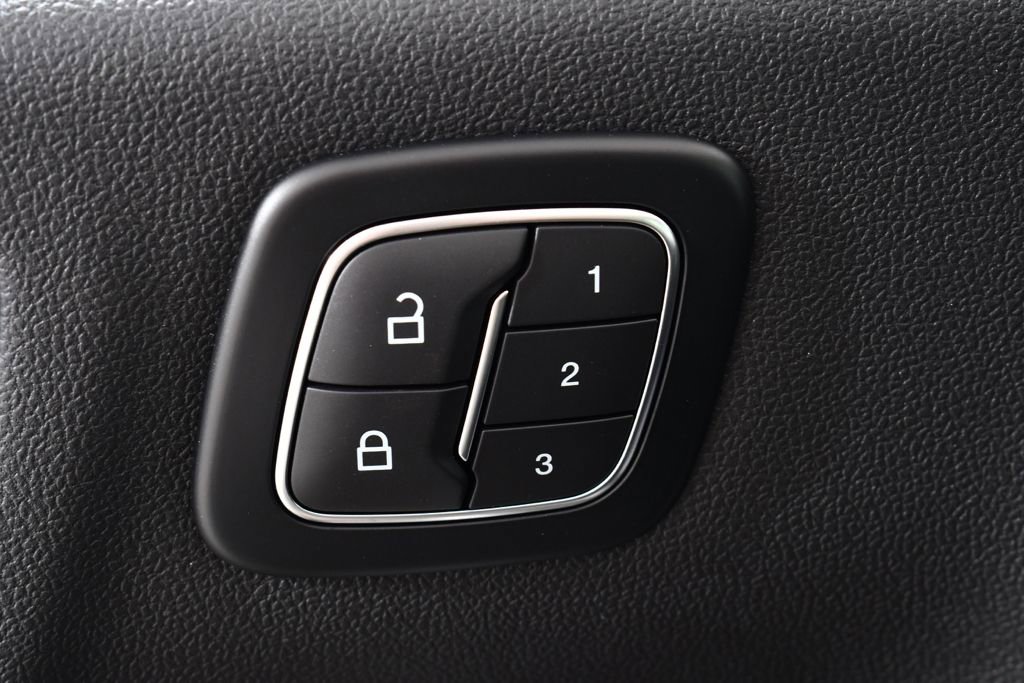 New 2025 Ford Escape SE w/ PHEV Premium Package image 24